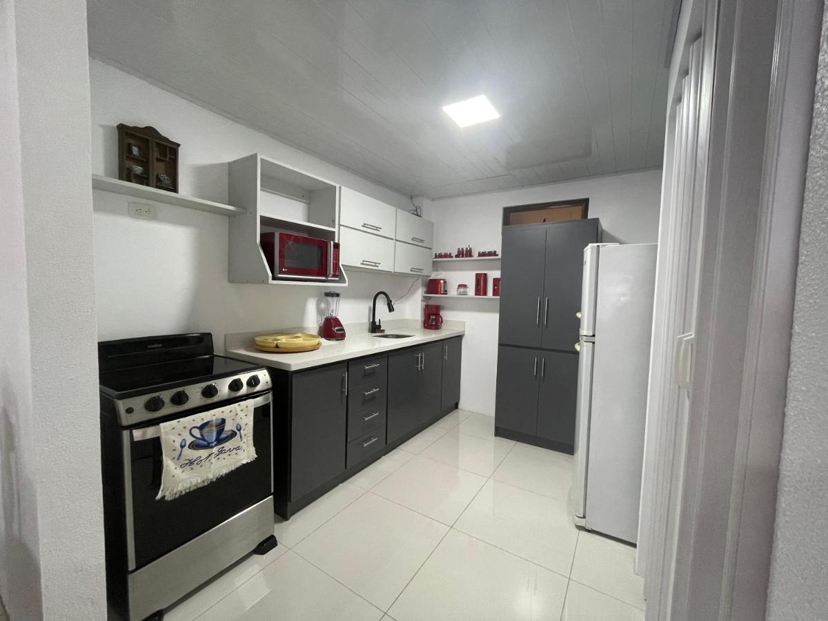 Alicia'S Place 10 Min From Airport Apartamento Alajuela Exterior foto